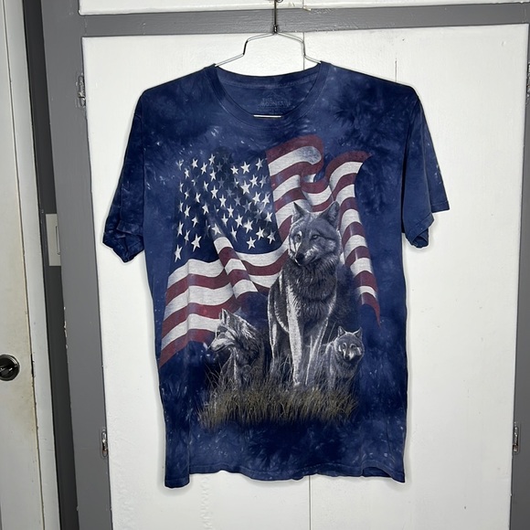 the mountain wolf American Flag Stars and Stripes t shirt Size Large - Picture 1 of 5
